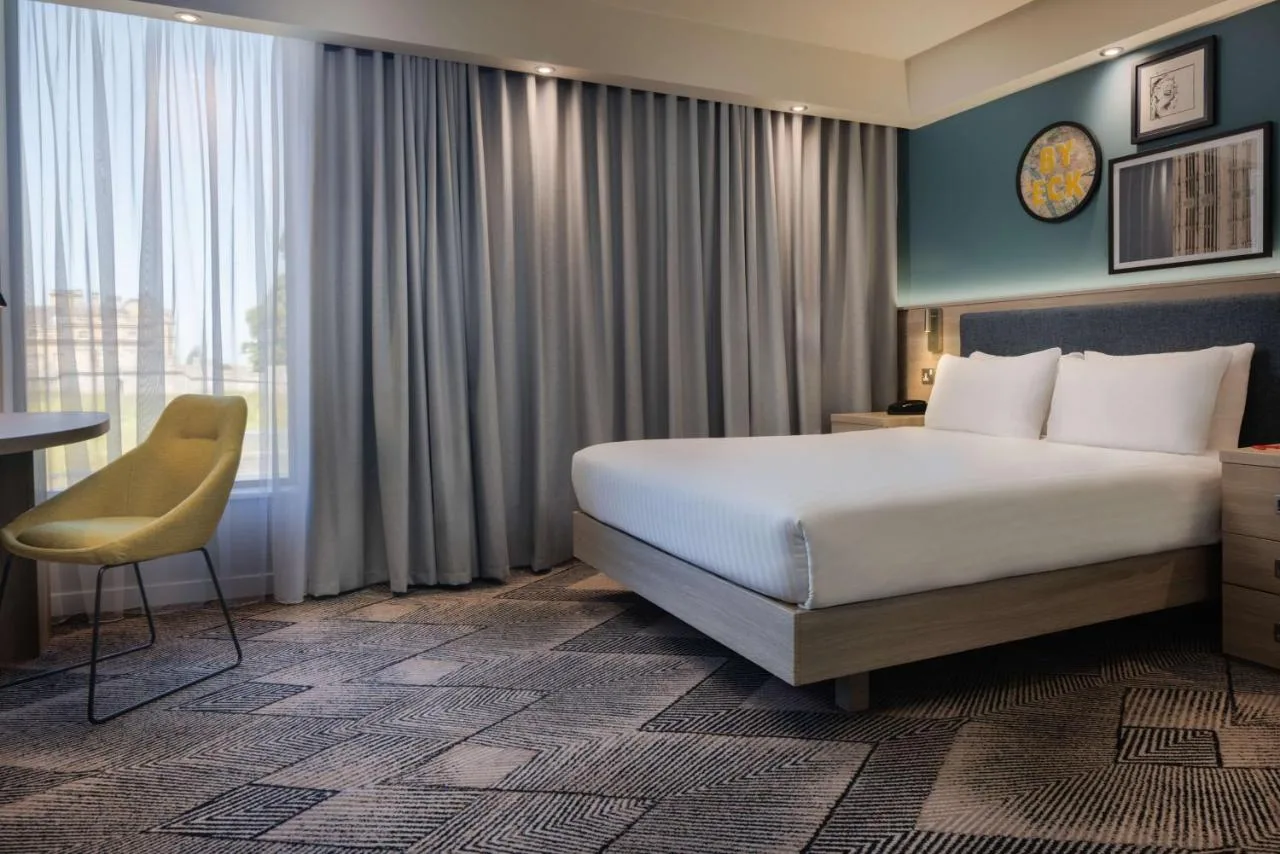 Queen Room - Accessible