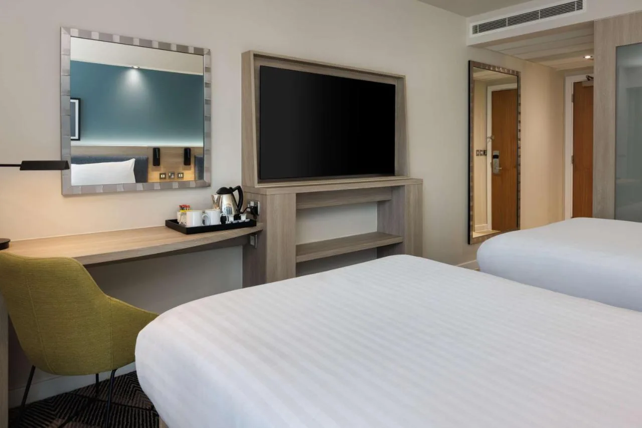 2 Twin Beds Room